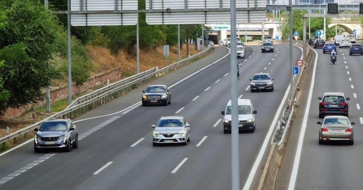 Jueces anulan multas de la DGT por líneas continuas sin pruebas Jueces anulan multas de la DGT por líneas continuas sin pruebas