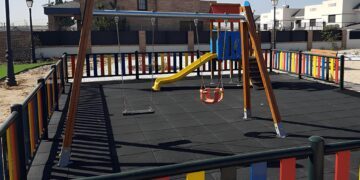 Ecologistas en Acción pide retirar suelos de caucho tóxico de parques infantiles
