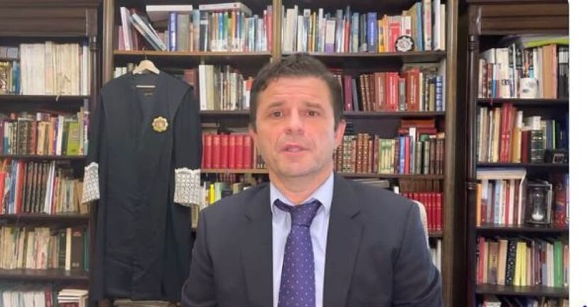 El juez Pedraz imputa a José Luis Sáenz de Tejada por su presunta implicación en una red del PSOE El juez Pedraz imputa a José Luis Sáenz de Tejada por su presunta implicación en una red del PSOE