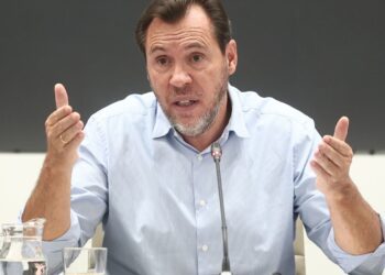 Cambios en la dirección de Adif generan críticas por falta de experiencia técnica Cambios en la dirección de Adif generan críticas por falta de experiencia técnica