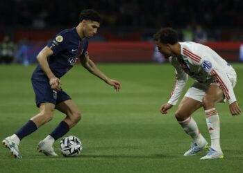 El PSG vs. Olympique de Lyon se aplaza por las revueltas en París El PSG vs. Olympique de Lyon se aplaza por las revueltas en París