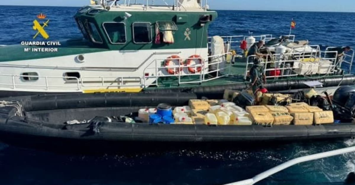 Embiste una narcolancha a patrullera de la Guardia Civil frente a Huelva y arrestan a cinco personas Embiste una narcolancha a patrullera de la Guardia Civil frente a Huelva y arrestan a cinco personas