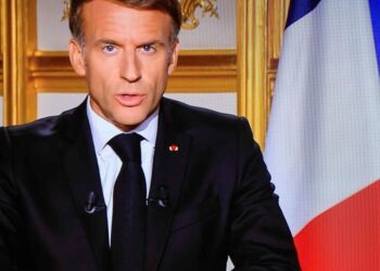 Macron anuncia la prohibición de las manifestaciones convocadas «sin legitimidad» en toda Francia Macron anuncia la prohibición de las manifestaciones convocadas «sin legitimidad» en toda Francia
