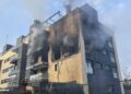 Una explosión en una vivienda de Valdemoro desencadena un aparatoso incendio en un bloque de cuatro plantas Una explosión en una vivienda de Valdemoro desencadena un aparatoso incendio en un bloque de cuatro plantas