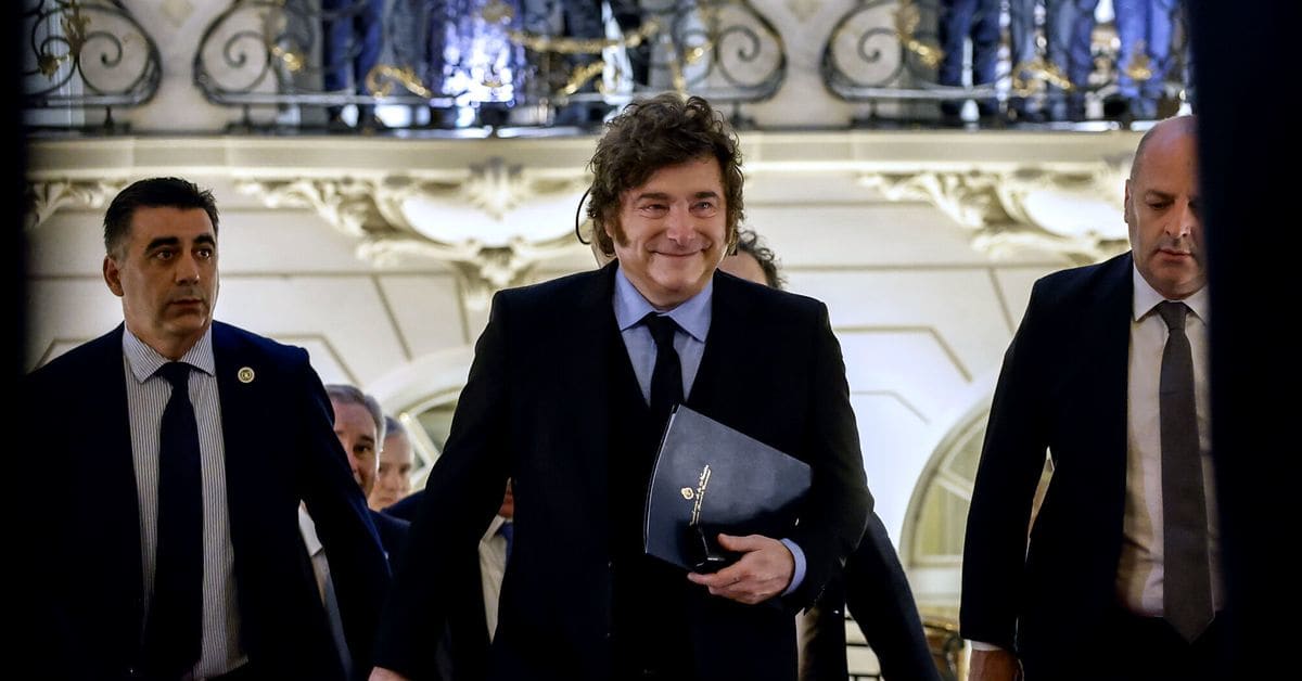 Milei reaviva el choque diplomático con España al acusar a Sánchez de promover la llegada de inmigrantes a Ceuta