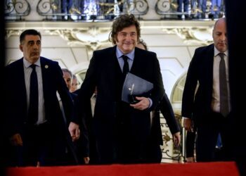 Milei reaviva el choque diplomático con España al acusar a Sánchez de promover la llegada de inmigrantes a Ceuta