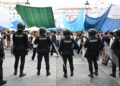 Alarma en la Puerta del Sol: agresiones, cuchillos y protocolos anti-violaciones en el campamento Alarma en la Puerta del Sol: agresiones, cuchillos y protocolos anti-violaciones en el campamento