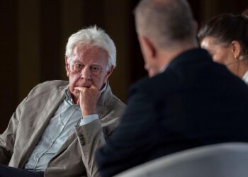 Felipe González carga contra Pedro Sánchez por acusar al Congreso de «traicionar a la mayoría»: «Es lo que dicen en Venezuela» Felipe González carga contra Pedro Sánchez por acusar al Congreso de «traicionar a la mayoría»: «Es lo que dicen en Venezuela»