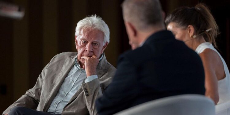 Felipe González carga contra Pedro Sánchez por acusar al Congreso de «traicionar a la mayoría»: «Es lo que dicen en Venezuela»