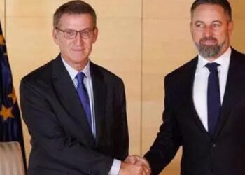 Feijóo y Abascal pactan no atacarse en campaña y centrar su estrategia contra Sánchez