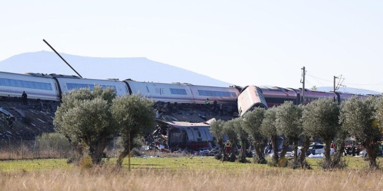 El fútbol español se vuelca con las víctimas del trágico accidente ferroviario de Toledo: "Nuestros pensamientos están con ellos"