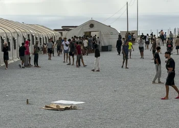 Las intensas lluvias inundan el asentamiento de inmigrantes en el Puerto de Ceuta