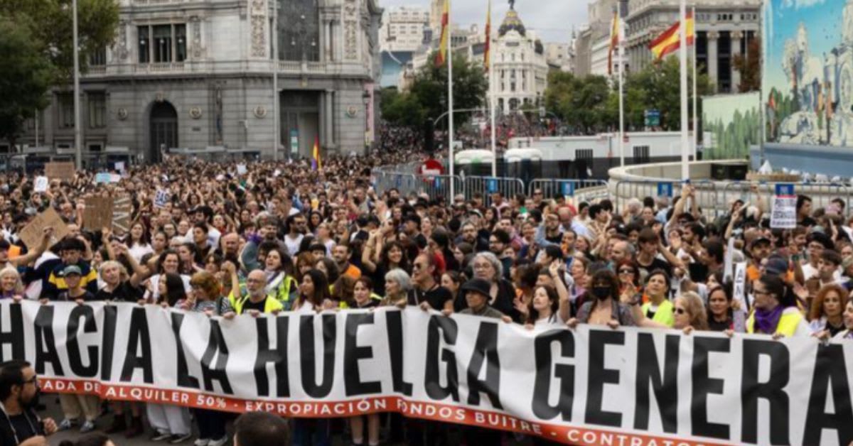 UGT y CCOO se suman a la presión social y convocan una huelga general por la vivienda previa a las elecciones UGT y CCOO se suman a la presión social y convocan una huelga general por la vivienda previa a las elecciones