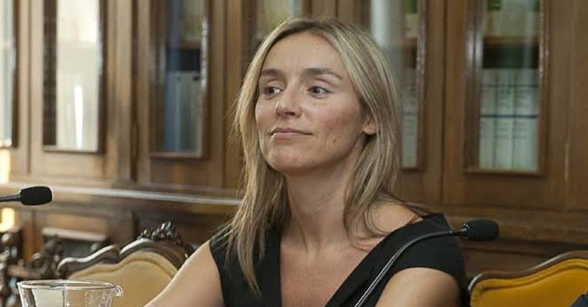 Sofía Puente modificó los formularios consulares para facilitar la nacionalización de descendientes sin relación con el exilio Sofía Puente modificó los formularios consulares para facilitar la nacionalización de descendientes sin relación con el exilio