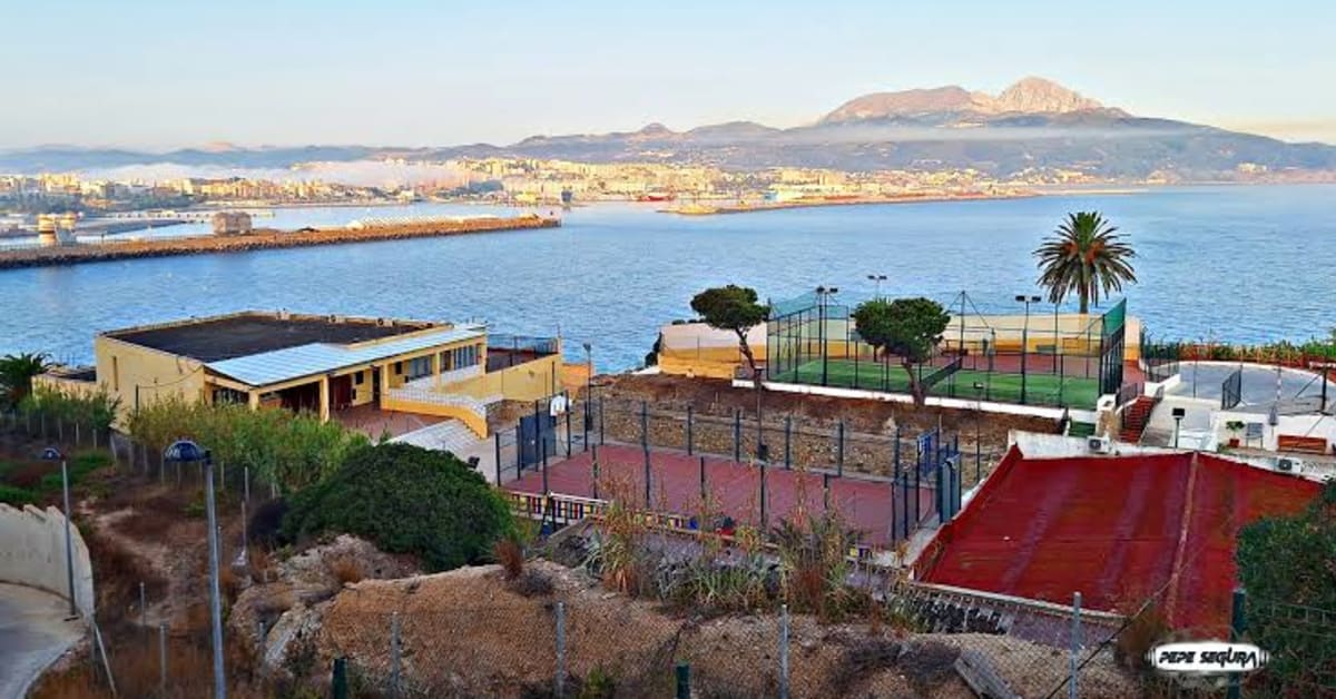Una avería de cableado deja a 600 vecinos de Ceuta sin internet ni cobertura telefónica Una avería de cableado deja a 600 vecinos de Ceuta sin internet ni cobertura telefónica