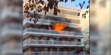 Muere un hombre de 95 años en un incendio en una vivienda del barrio de Sants-Badal en Barcelona Muere un hombre de 95 años en un incendio en una vivienda del barrio de Sants-Badal en Barcelona