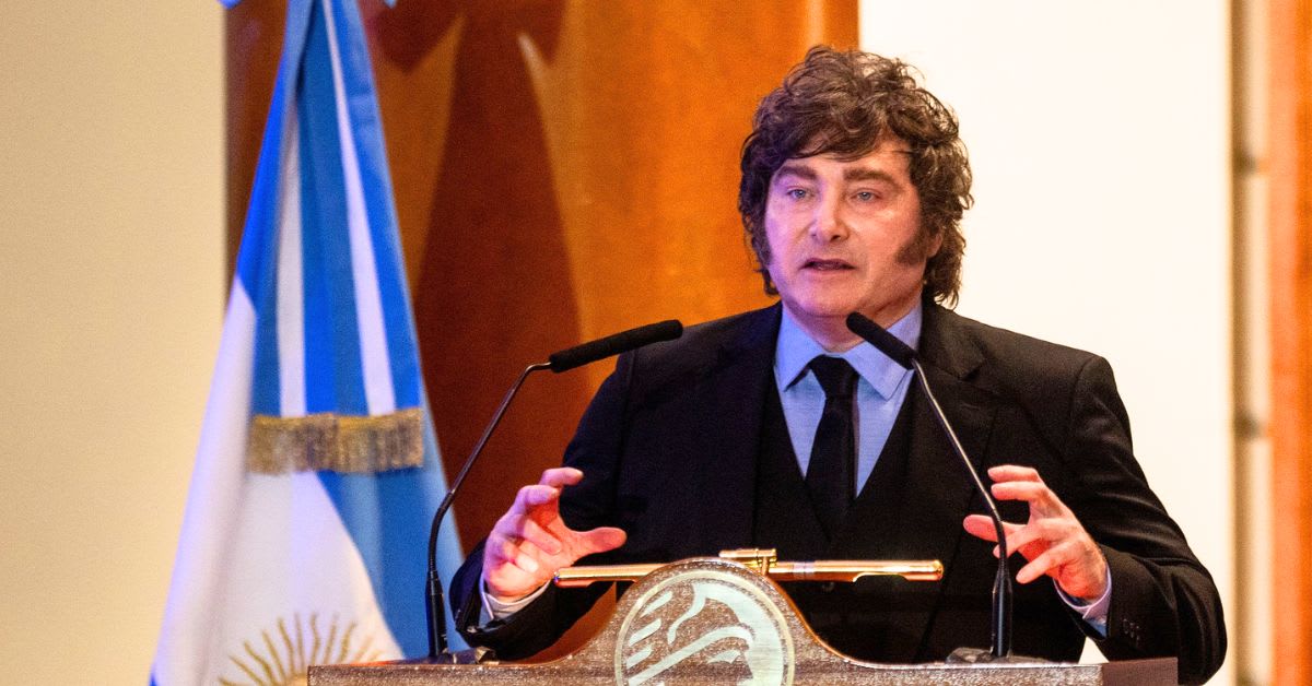 Javier Milei viajará a España el 19 de octubre para respaldar a la derecha en la campaña de las elecciones anticipadas Javier Milei viajará a España el 19 de octubre para respaldar a la derecha en la campaña de las elecciones anticipadas