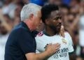 Jose Mourinho analiza los pitos del Santiago Bernabéu a Vinícius Júnior: «En tu casa te hace daño» Jose Mourinho analiza los pitos del Santiago Bernabéu a Vinícius Júnior: «En tu casa te hace daño»