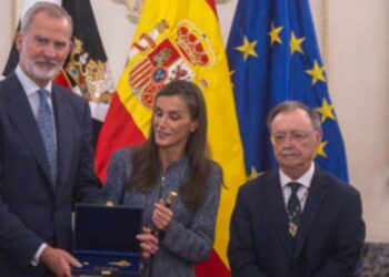 Juan Vivas entrega la Llave de Oro de la Ciudad a Felipe VI y reivindica la españolidad y estabilidad de Ceuta