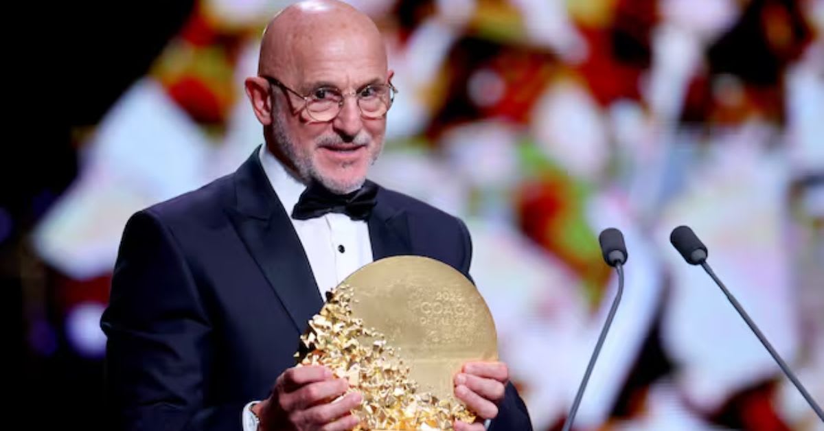 Luis de la Fuente, elegido mejor entrenador del año: el seleccionador español conquista el Trofeo Johan Cruyff en la Gala del Balón de Oro 2026 Luis de la Fuente, elegido mejor entrenador del año: el seleccionador español conquista el Trofeo Johan Cruyff en la Gala del Balón de Oro 2026