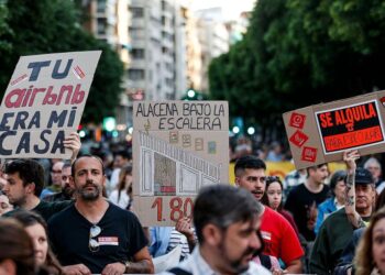 Las protestas por la vivienda se extienden por España: horarios y recorridos de las manifestaciones del fin de semana Las protestas por la vivienda se extienden por España: horarios y recorridos de las manifestaciones del fin de semana