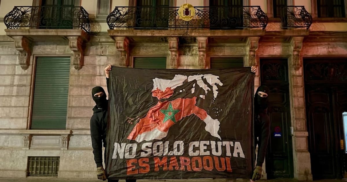 Ultras de un club militar marroquí provocan en la Embajada de España en Bruselas: «No sólo Ceuta es marroquí» Ultras de un club militar marroquí provocan en la Embajada de España en Bruselas: «No sólo Ceuta es marroquí»