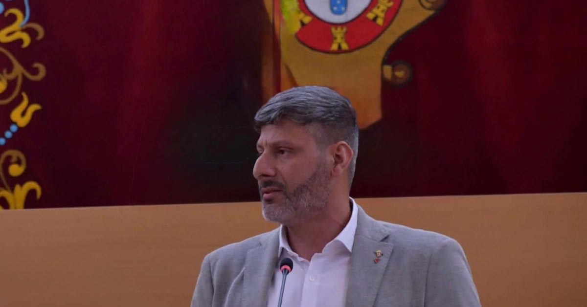 Mohamed Mustafa, líder de Ceuta Ya!, interviene en el Pleno de la Asamblea de Ceuta