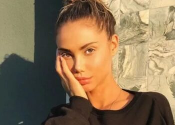 Muere a los 34 años la modelo Sahara Ray, exnovia de Justin Bieber e hija de la leyenda del surf Tony Ray Muere a los 34 años la modelo Sahara Ray, exnovia de Justin Bieber e hija de la leyenda del surf Tony Ray
