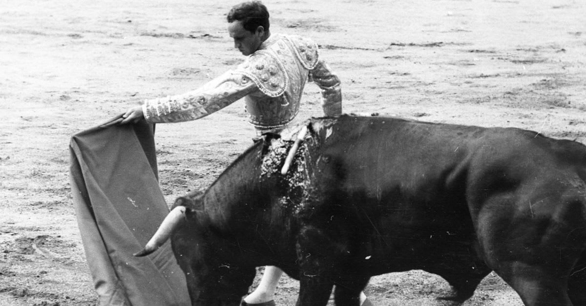 Muere el torero Andrés Hernando a los 88 años tras sufrir un accidente de tráfico en Ávila Muere el torero Andrés Hernando a los 88 años tras sufrir un accidente de tráfico en Ávila