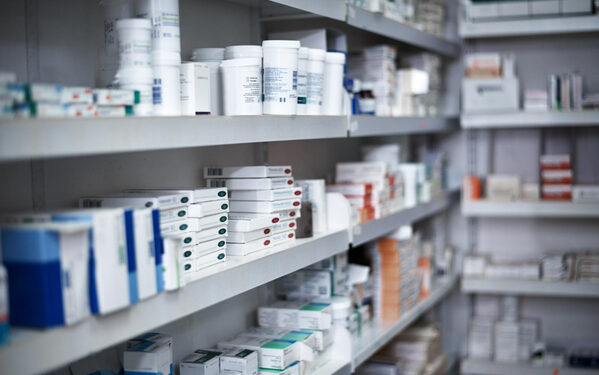 Desabastecimiento de tratamientos para la menopausia afecta a parches y geles