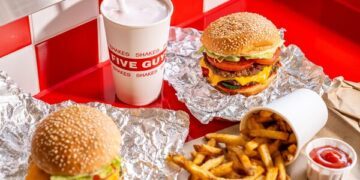 Five Guys celebra su décimo aniversario en España con 106 millones en ventas Five Guys celebra su décimo aniversario en España con 106 millones en ventas