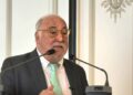 Pere Navarro defiende la baliza V16 y nuevas normativas de seguridad vial Pere Navarro defiende la baliza V16 y nuevas normativas de seguridad vial