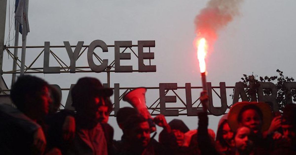 Protestas estudiantiles en Francia dejan 40 profesores heridos y 2.000 detenidos Protestas estudiantiles en Francia dejan 40 profesores heridos y 2.000 detenidos