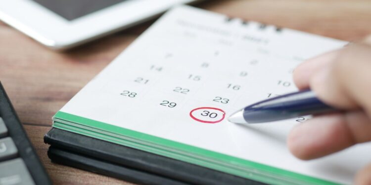 Puente de Todos los Santos 2027: estas comunidades tendrán festivo