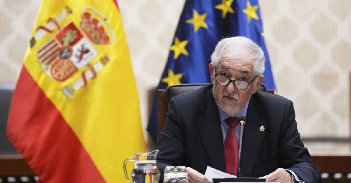 Conde-Pumpido evita confirmar si se abstendrá en el recurso del exfiscal Álvaro García Ortiz: «No hemos empezado a estudiarlo» Conde-Pumpido evita confirmar si se abstendrá en el recurso del exfiscal Álvaro García Ortiz: «No hemos empezado a estudiarlo»