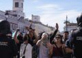 Detenido un acampado en la Puerta del Sol por amenazar de muerte con un cuchillo a una mujer Detenido un acampado en la Puerta del Sol por amenazar de muerte con un cuchillo a una mujer
