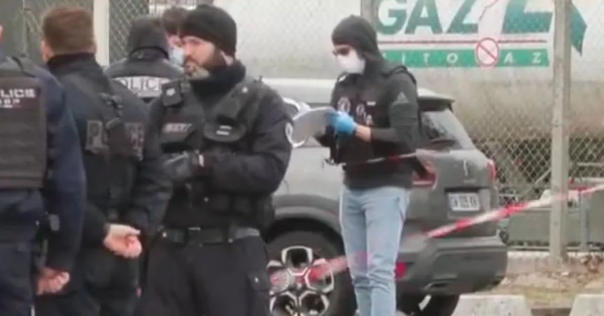 Un tiroteo múltiple en la periferia de París deja un muerto y cuatro heridos: la Fiscalía Antiterrorista investiga el ataque Un tiroteo múltiple en la periferia de París deja un muerto y cuatro heridos: la Fiscalía Antiterrorista investiga el ataque