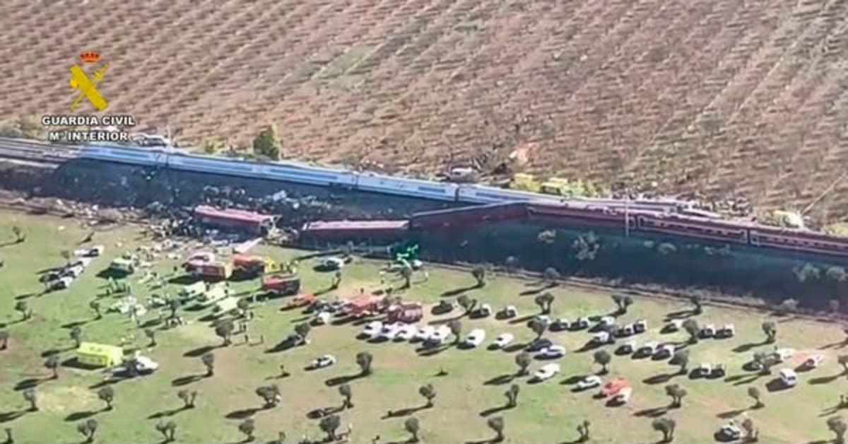 Tragedia ferroviaria en Toledo: choque de dos trenes de alta velocidad deja 64 muertos Tragedia ferroviaria en Toledo: choque de dos trenes de alta velocidad deja 64 muertos