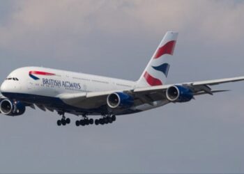 Un avión de British Airways cae más de 8.500 metros y aterriza de emergencia en Londres